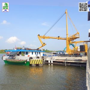 Corn ship unloader